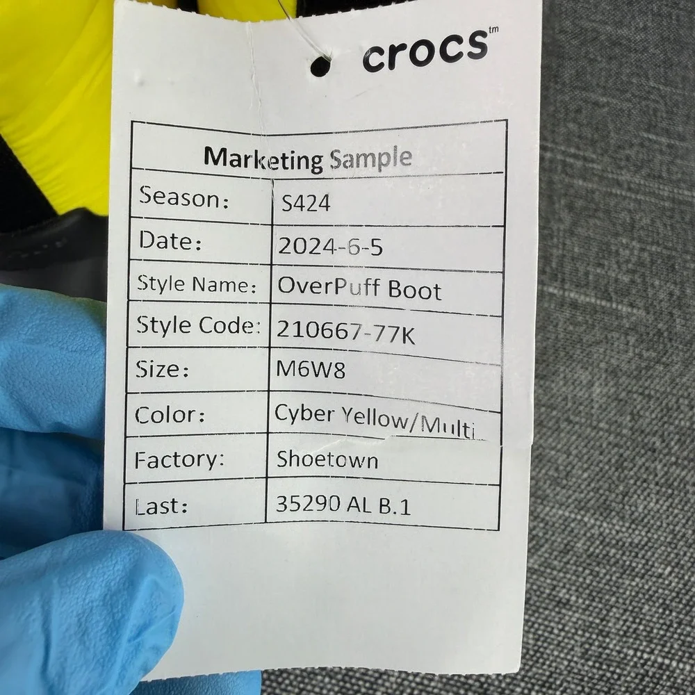 Crocs OverPuff Boot Unisex M6 W8 Cyber Yellow Black Puffy Quilted Sample 210667